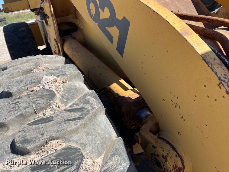image for item DO8718 1991 Case 621ZF  wheel loader