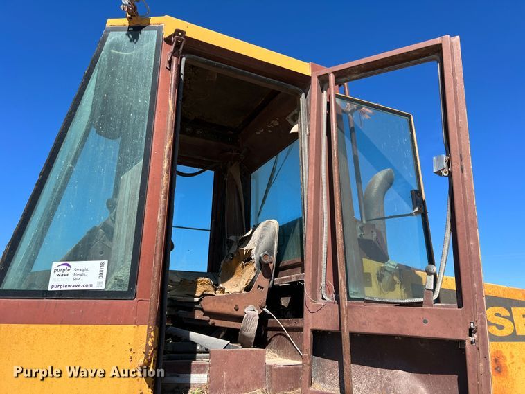 image for item DO8718 1991 Case 621ZF  wheel loader