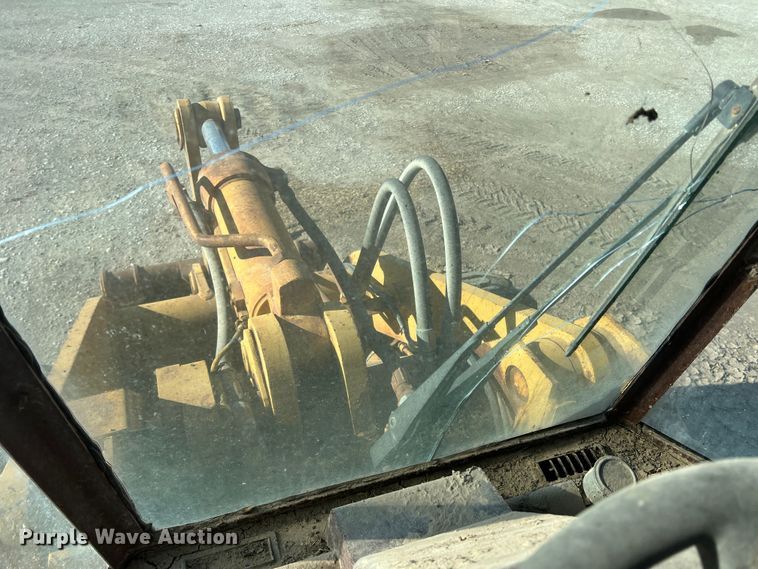 image for item DO8718 1991 Case 621ZF  wheel loader