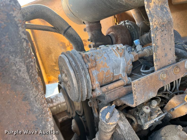 image for item DO8718 1991 Case 621ZF  wheel loader