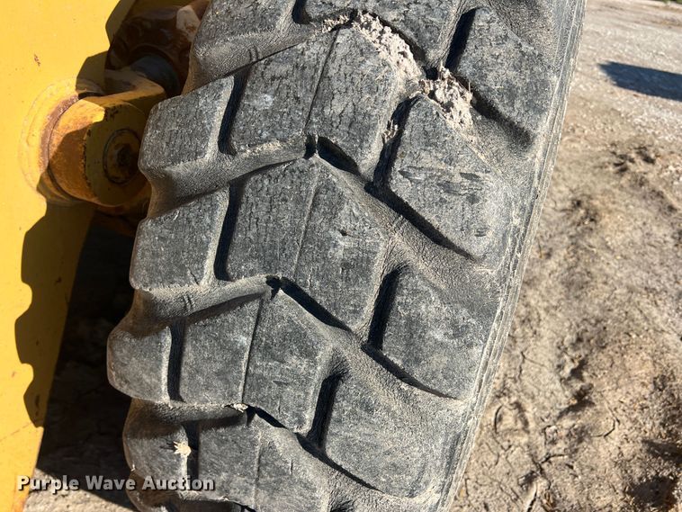 image for item DO8718 1991 Case 621ZF  wheel loader