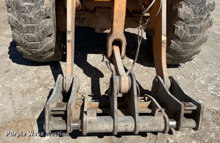 image for item DO8722 2013 Hyundai HL757-9  wheel loader