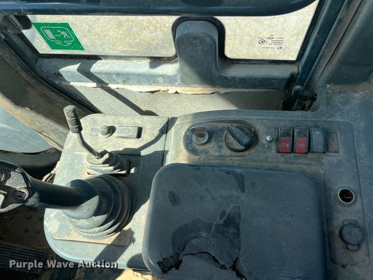 image for item DO8722 2013 Hyundai HL757-9  wheel loader