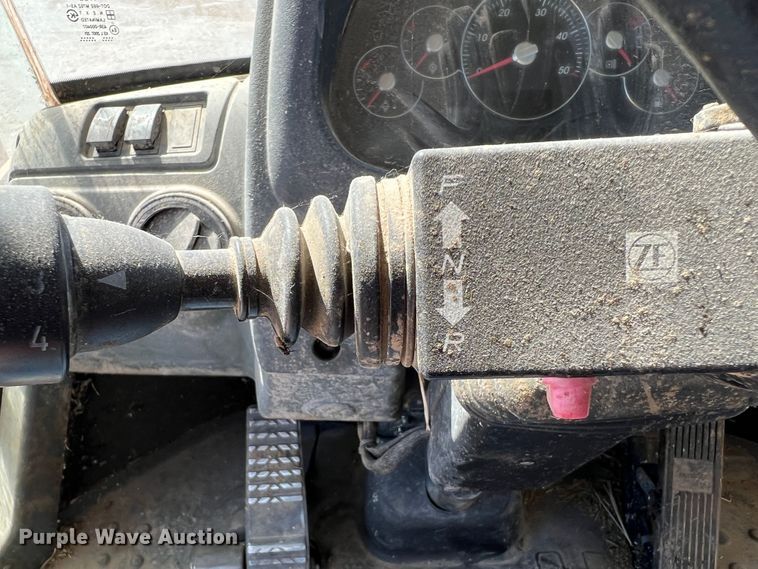 image for item DO8722 2013 Hyundai HL757-9  wheel loader