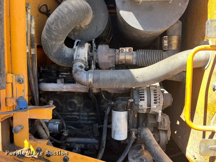 image for item DO8722 2013 Hyundai HL757-9  wheel loader