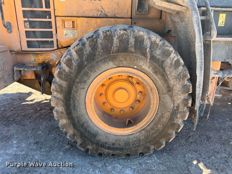 image for item DO8722 2013 Hyundai HL757-9  wheel loader