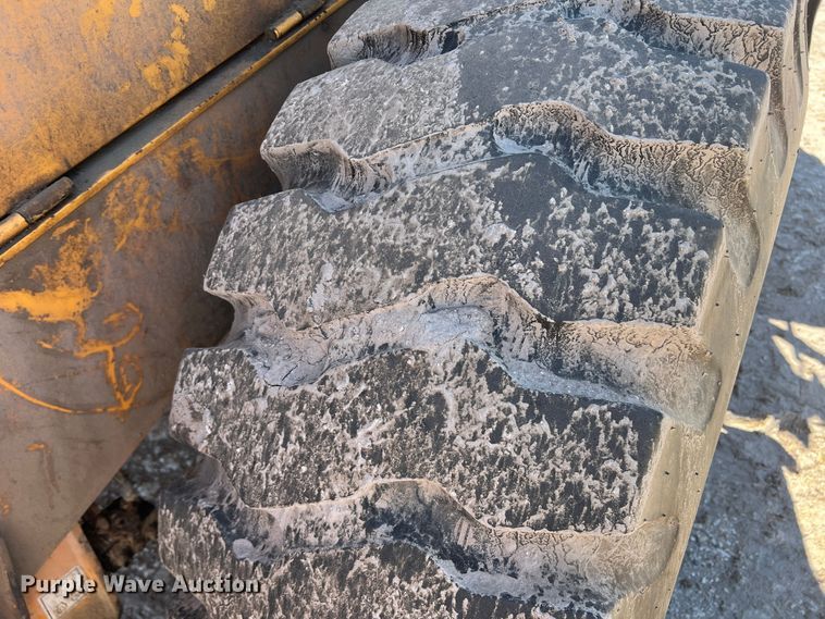 image for item DO8722 2013 Hyundai HL757-9  wheel loader