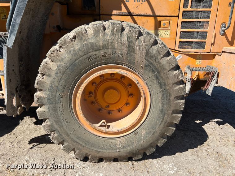 image for item DO8722 2013 Hyundai HL757-9  wheel loader