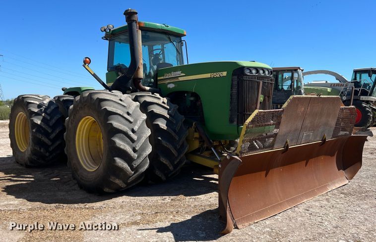 image for item DO8723 John Deere 9520  4WD tractor