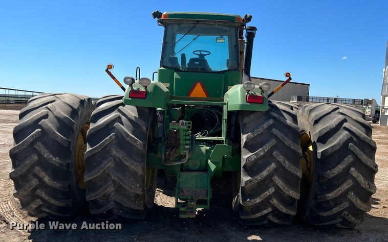 image for item DO8723 John Deere 9520  4WD tractor