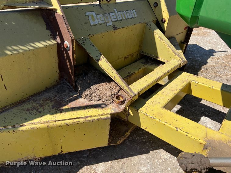 image for item DO8723 John Deere 9520  4WD tractor