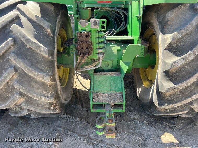 image for item DO8723 John Deere 9520  4WD tractor