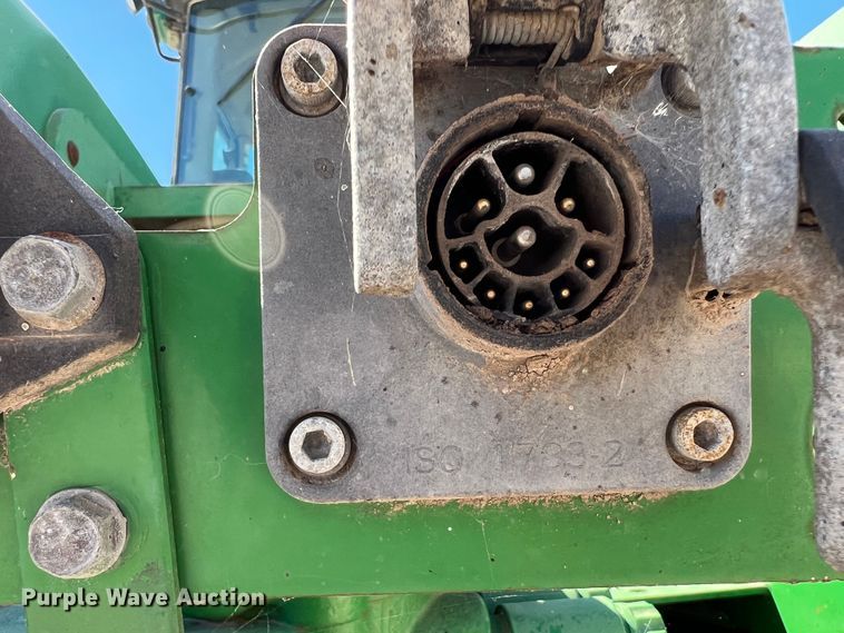 image for item DO8723 John Deere 9520  4WD tractor