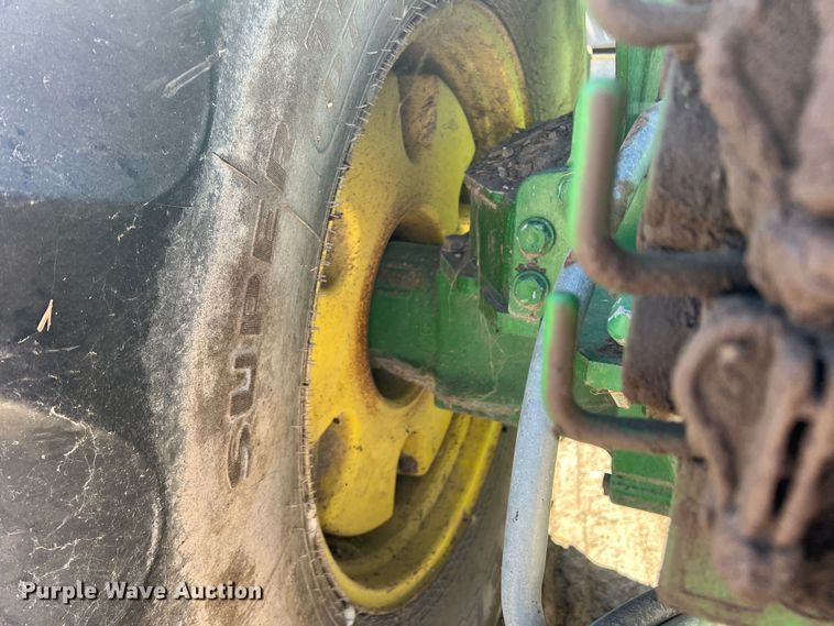 image for item DO8723 John Deere 9520  4WD tractor