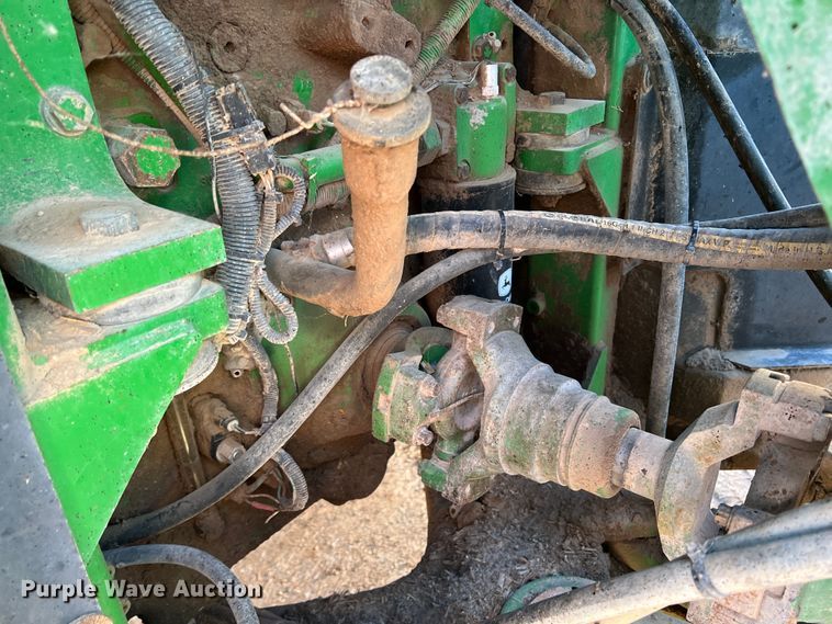 image for item DO8723 John Deere 9520  4WD tractor