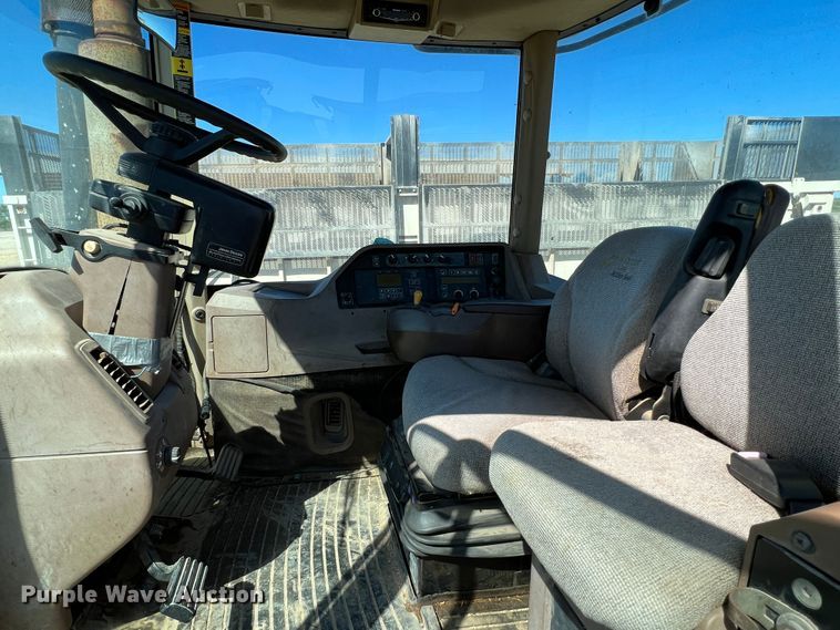 image for item DO8723 John Deere 9520  4WD tractor