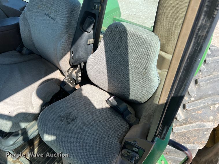 image for item DO8723 John Deere 9520  4WD tractor