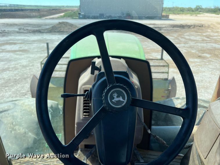 image for item DO8723 John Deere 9520  4WD tractor