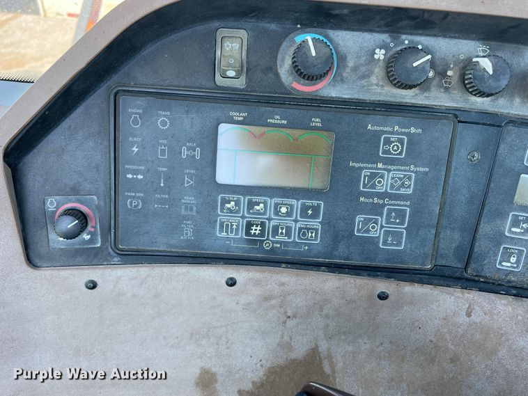 image for item DO8723 John Deere 9520  4WD tractor