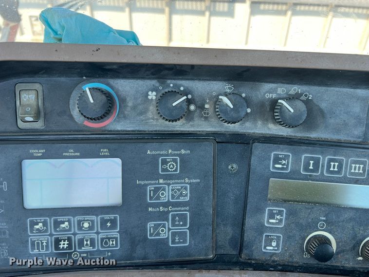 image for item DO8723 John Deere 9520  4WD tractor