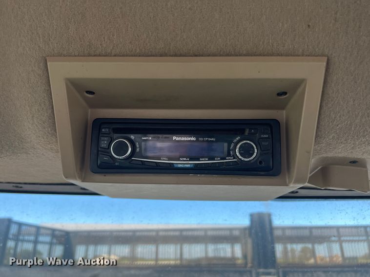 image for item DO8723 John Deere 9520  4WD tractor