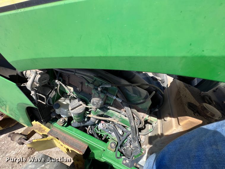 image for item DO8723 John Deere 9520  4WD tractor