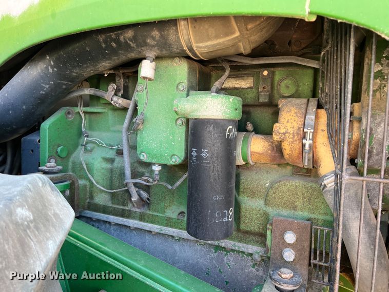 image for item DO8723 John Deere 9520  4WD tractor