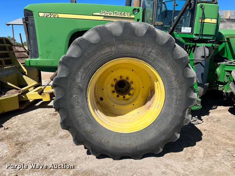 image for item DO8723 John Deere 9520  4WD tractor