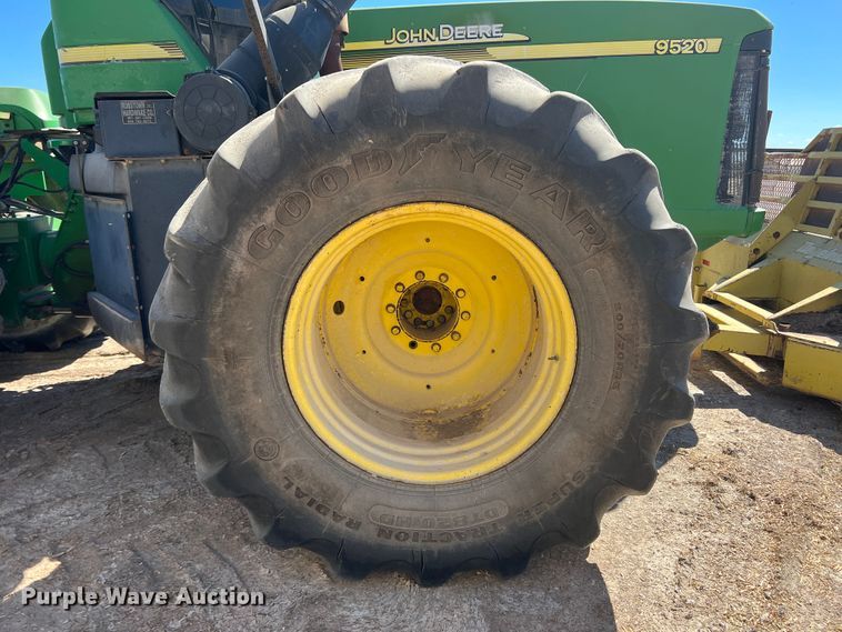 image for item DO8723 John Deere 9520  4WD tractor
