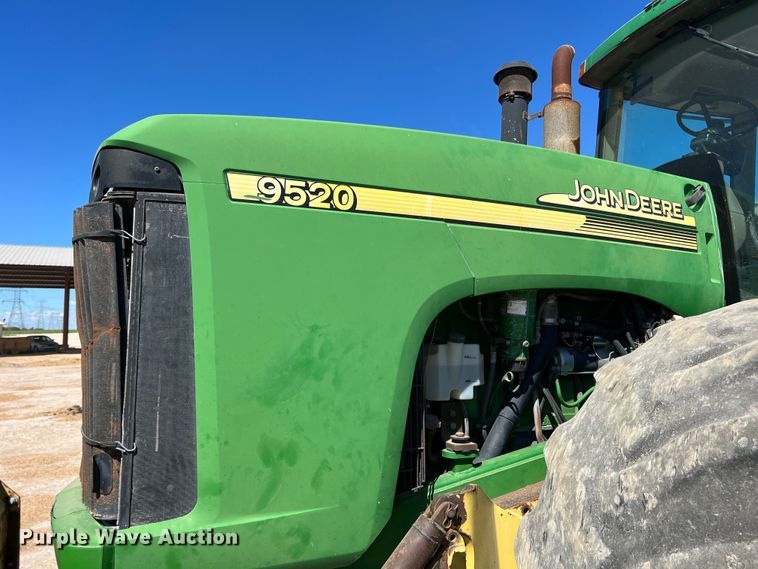 image for item DO8723 John Deere 9520  4WD tractor