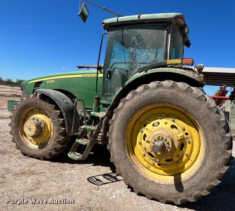 image for item DO8725 2009 John Deere 8430  MFWD tractor