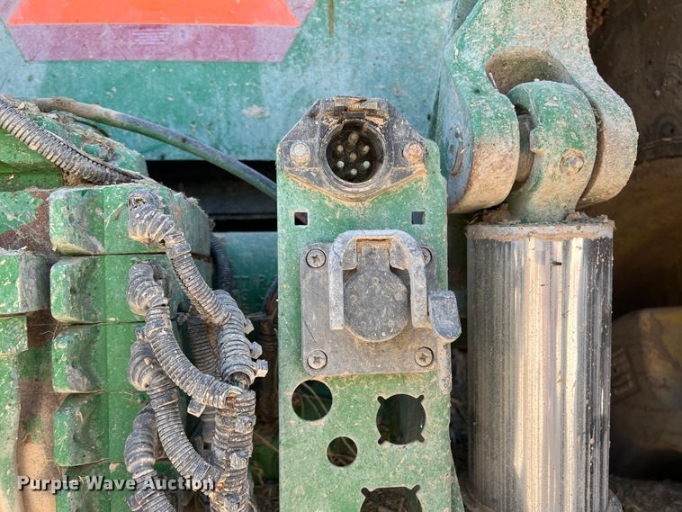 image for item DO8725 2009 John Deere 8430  MFWD tractor