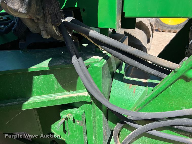 image for item DO8727 2005 John Deere 9420  4WD tractor