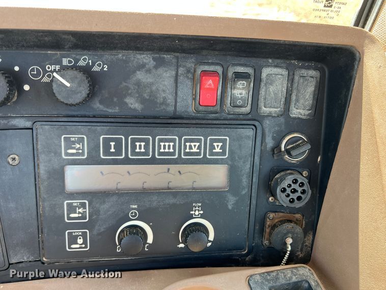 image for item DO8727 2005 John Deere 9420  4WD tractor