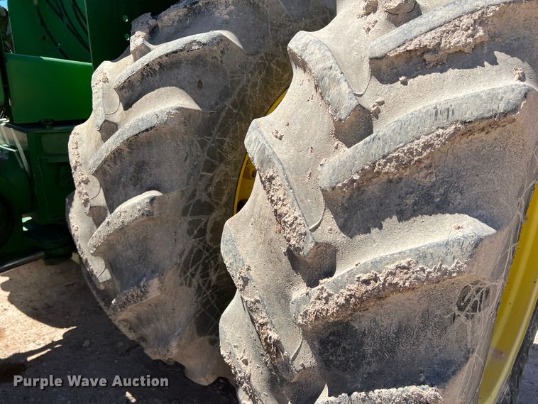 image for item DO8727 2005 John Deere 9420  4WD tractor