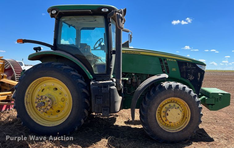 image for item DO8728 2013 John Deere 7200R  MFWD tractor
