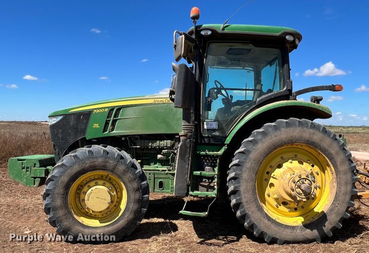 image for item DO8728 2013 John Deere 7200R  MFWD tractor