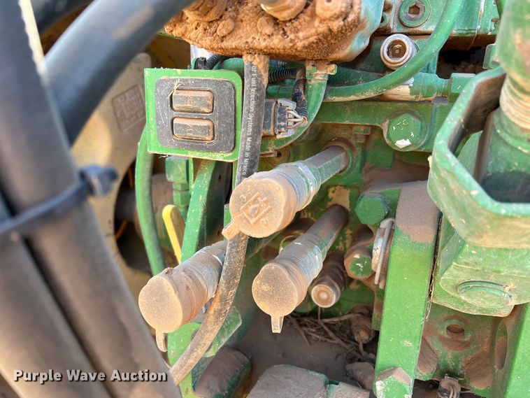 image for item DO8728 2013 John Deere 7200R  MFWD tractor