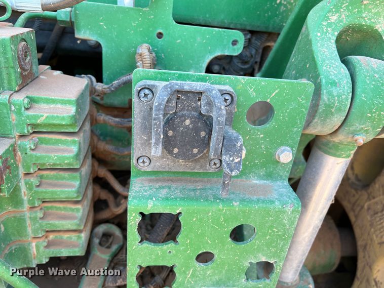 image for item DO8728 2013 John Deere 7200R  MFWD tractor