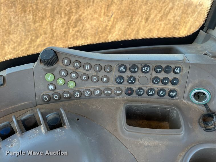 image for item DO8728 2013 John Deere 7200R  MFWD tractor