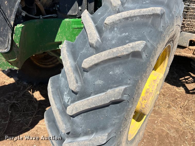 image for item DO8728 2013 John Deere 7200R  MFWD tractor