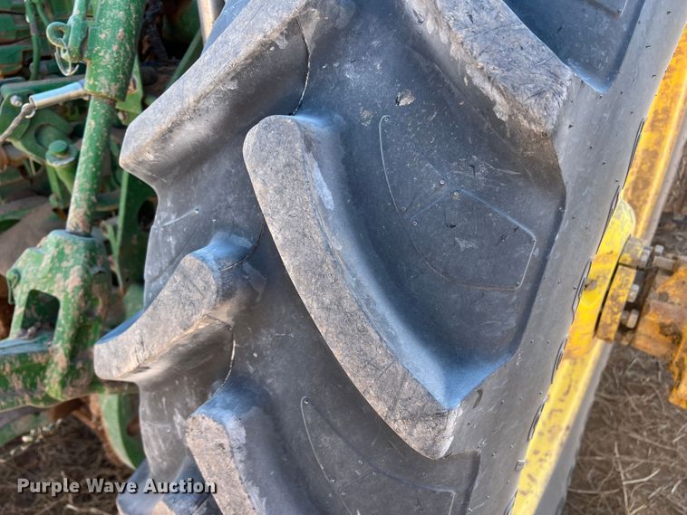 image for item DO8728 2013 John Deere 7200R  MFWD tractor