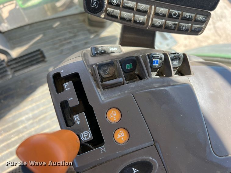 image for item DO8729 2015 John Deere 7230R  MFWD tractor