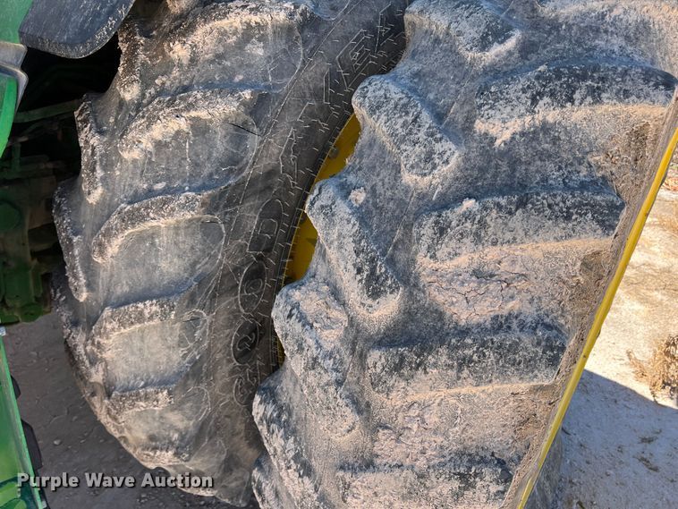 image for item DO8729 2015 John Deere 7230R  MFWD tractor