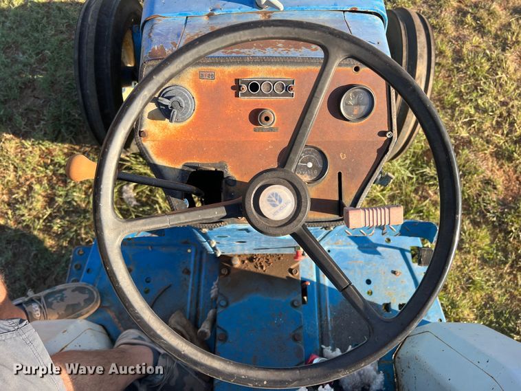 image for item DO8739 Ford 3415  tractor