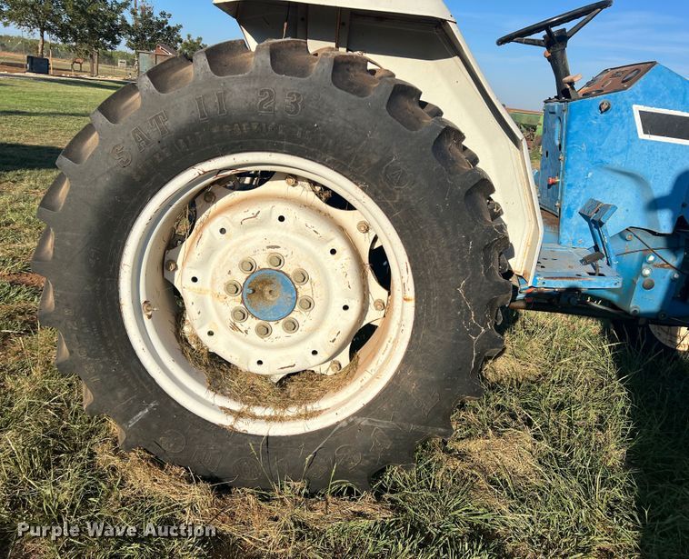 image for item DO8739 Ford 3415  tractor