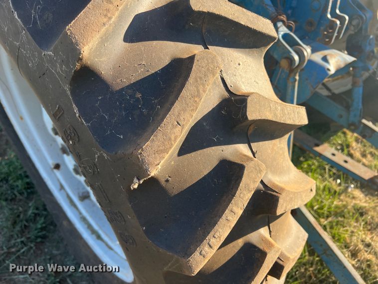 image for item DO8739 Ford 3415  tractor