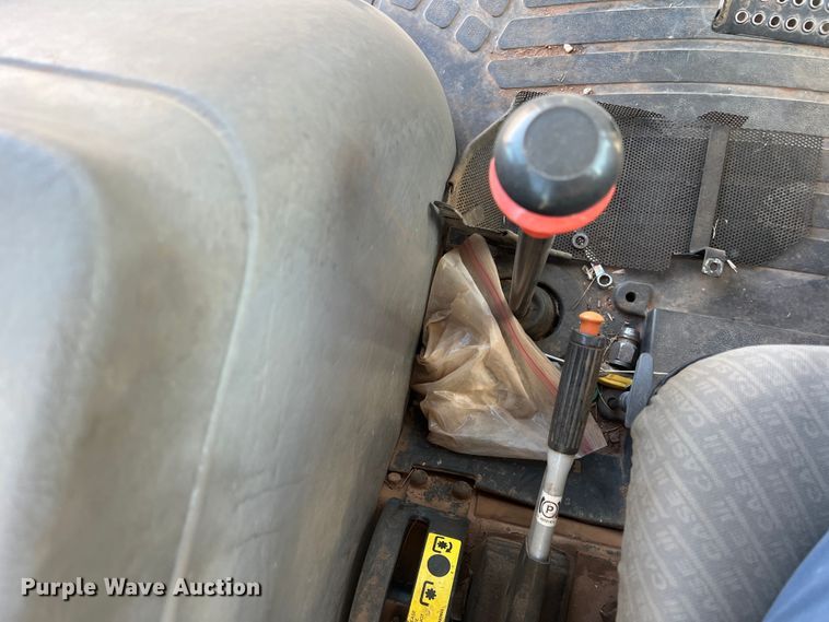 image for item DO8740 2007 Case IH JX70  MFWD tractor