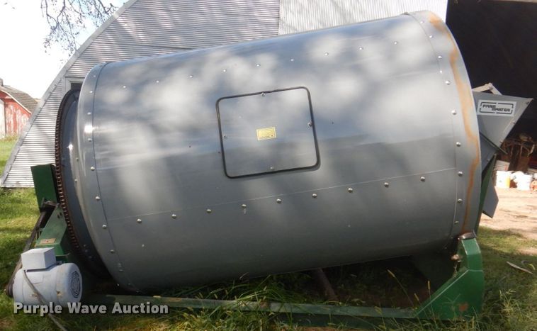 image for item DP0339 1997 FarmMaster FB233  feed grinder/mixer