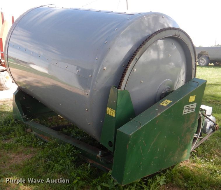 image for item DP0339 1997 FarmMaster FB233  feed grinder/mixer